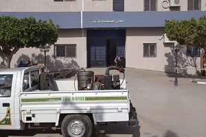 تطهير وتعقيم داخل وخارج مستشفى المطرية