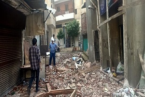 تنفيذ قرار إزالة لأعمال مخالفة بالحي