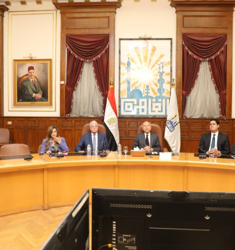 Gov Meeting (1)