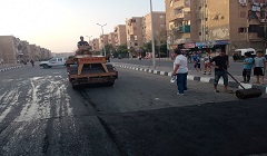 تنفيذ عدد من المطبات الصناعية ببعض الشوارع بالحي