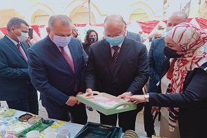 Cairo Governor, Director of Slum Development Fund inaugurate productive families' fair  