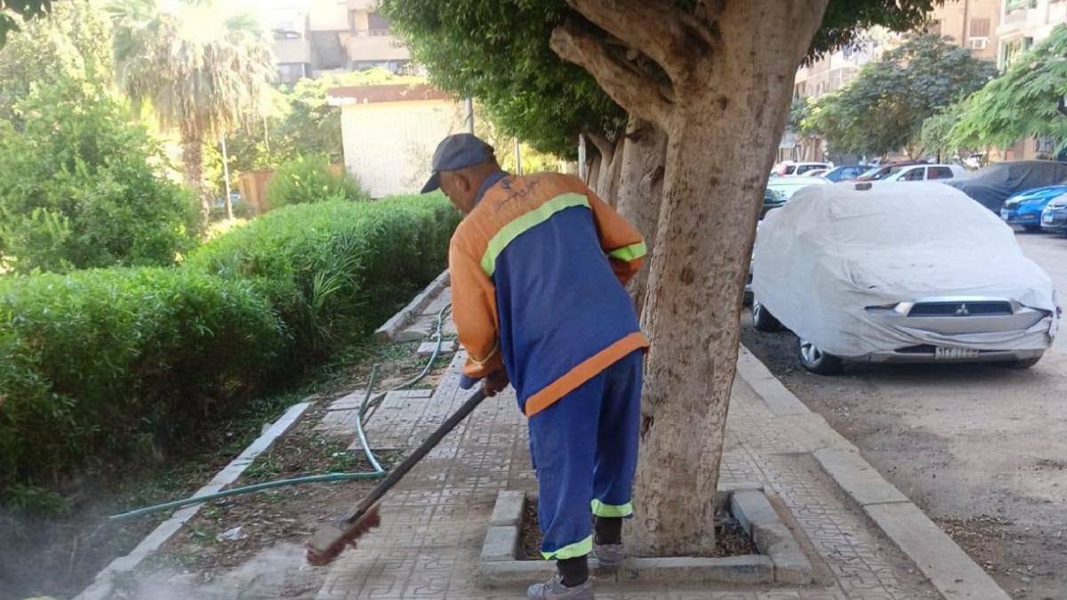 تكثيف حملات النظافة بحديقة موريس 