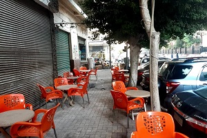 رفع إشغالات مقهى بشارع هدى شعراوي