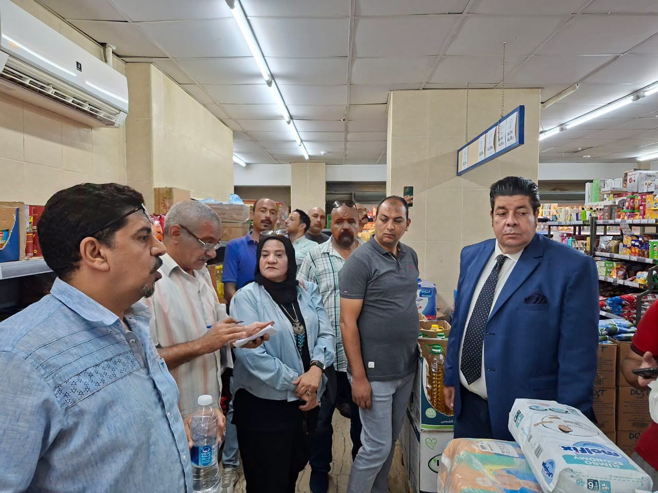 رئيس حي المعادي يقود حملة رقابية لحماية المستهلك 