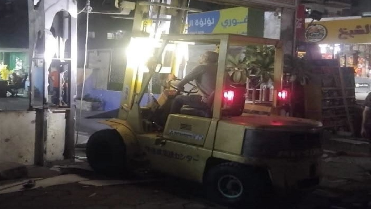 الحي يواصل حملاته اليومية لرفع الإشغالات وإعادة الانضباط بالشوارع