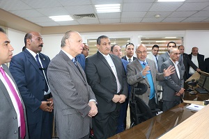 محافظ القاهرة يفتتح أعمال تطوير غرفة التحكم المركزية بنفقي الأزهر1.jpg