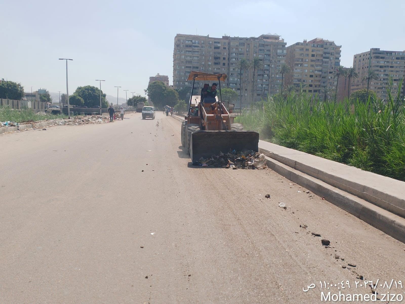 جهود مكثفة لتحسين منظومة النظافة اليومية بحى المعصره