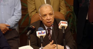محافظ القاهرة يفتتح كوبري مشاة البنك الأهلي المصري 