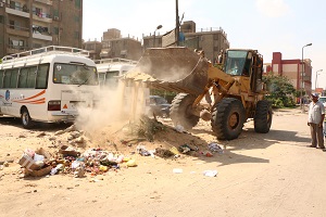 محافظة القاهرة تواصل جهودها لرفع مخلفات الهدم من الشوارع1.jpg