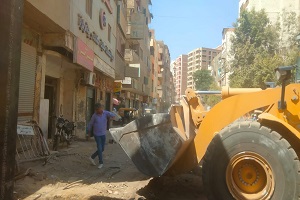 حملة لرفع المخلفات بمحيط قسم شرطة المطرية بشارع المطراوى