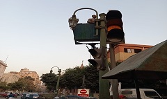 مراجعة أعمدة الإنارة والولاعات بشوارع الحي