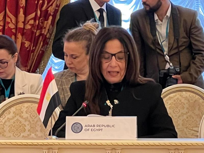 وزيرة الثقافة تتوجه إلى باريس لتعزيز الشراكة الثقافية بين مصر وفرنسا