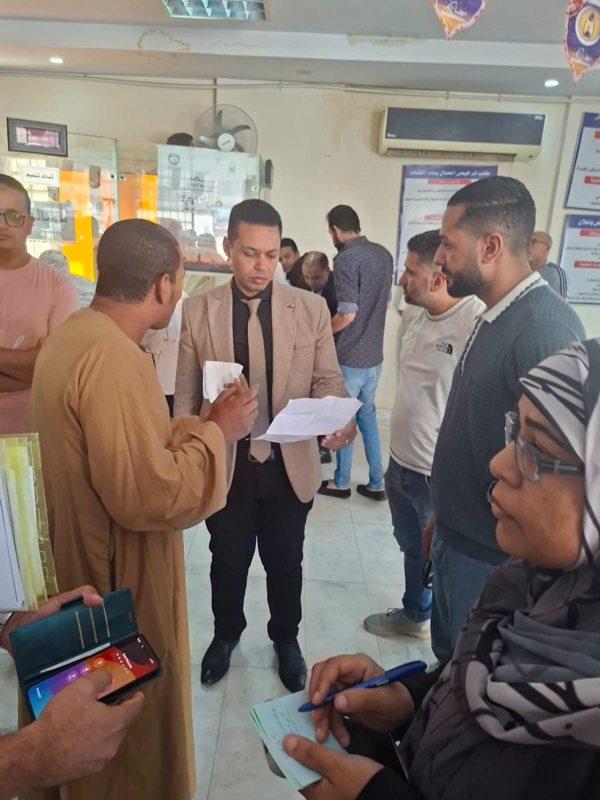 رئيس حي المعصرة يتابع ملفات التصالح بالمركز التكنولوجي