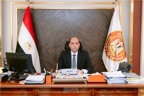 وزارة العمل تعلن عن 3070 فرصة عمل بمجموعة مقاولات شهيرة