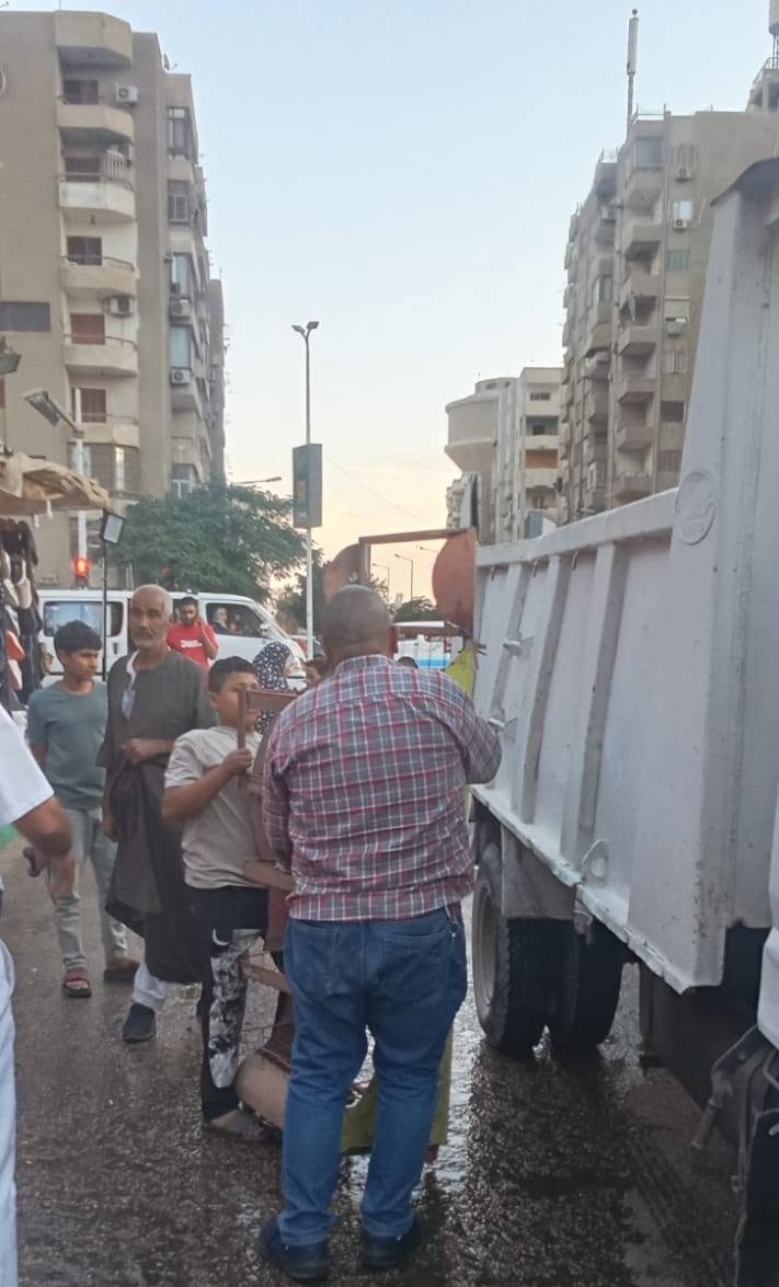 حملة مكبرة لإزالة التعديات بشارع ٩ ومحيط مسجد مستورة بالمقطم