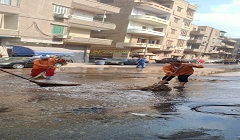متابعة تنظيف بالوعات الأمطار بشارع شبرا 