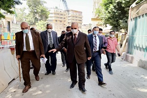 Cairo Governor inspects the leaning building in Zamalek area