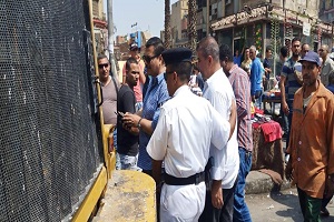 حملة لرفع الإشغالات بقيادة رئيس الحي