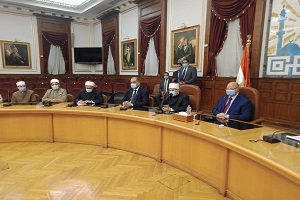 Cairo Governor, Minister of Awqaf meet delegation of imams