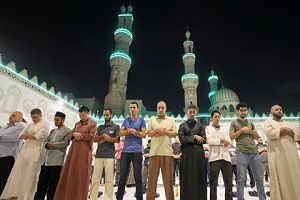 Ramadan_Taraweeh_Prayer.jpg