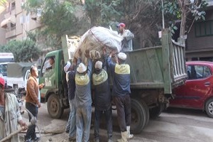 رفع مخلفات متراكمه بشوارع حي المعصره خلال حملة نظافة
