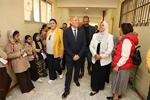 Cairo Governor inspects Asmarat medical awareness convoy 