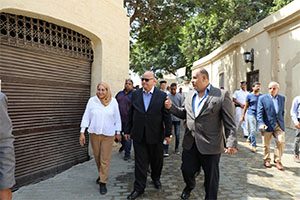 Cairo Gov. inspects development work in El-Khalifa district 