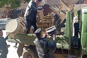 إزالة مقهى يعمل ويخالف لقرارات الحظر بحي المطرية