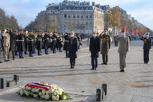 Sisi_laid_wreath.jpg