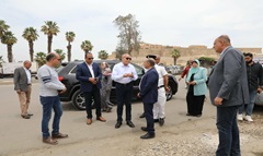 محافظ القاهرة يشرف على أعمال نقل موقف السيدة عائشة إلى مكانه الجديد 