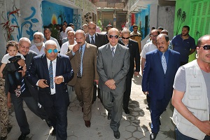 محافظ القاهرة يتفقد شارع زاهر عبد الهادي بالمطرية3.jpg