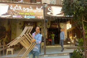 المرور على المقاهي ورفع الاشغالات بحي المرج