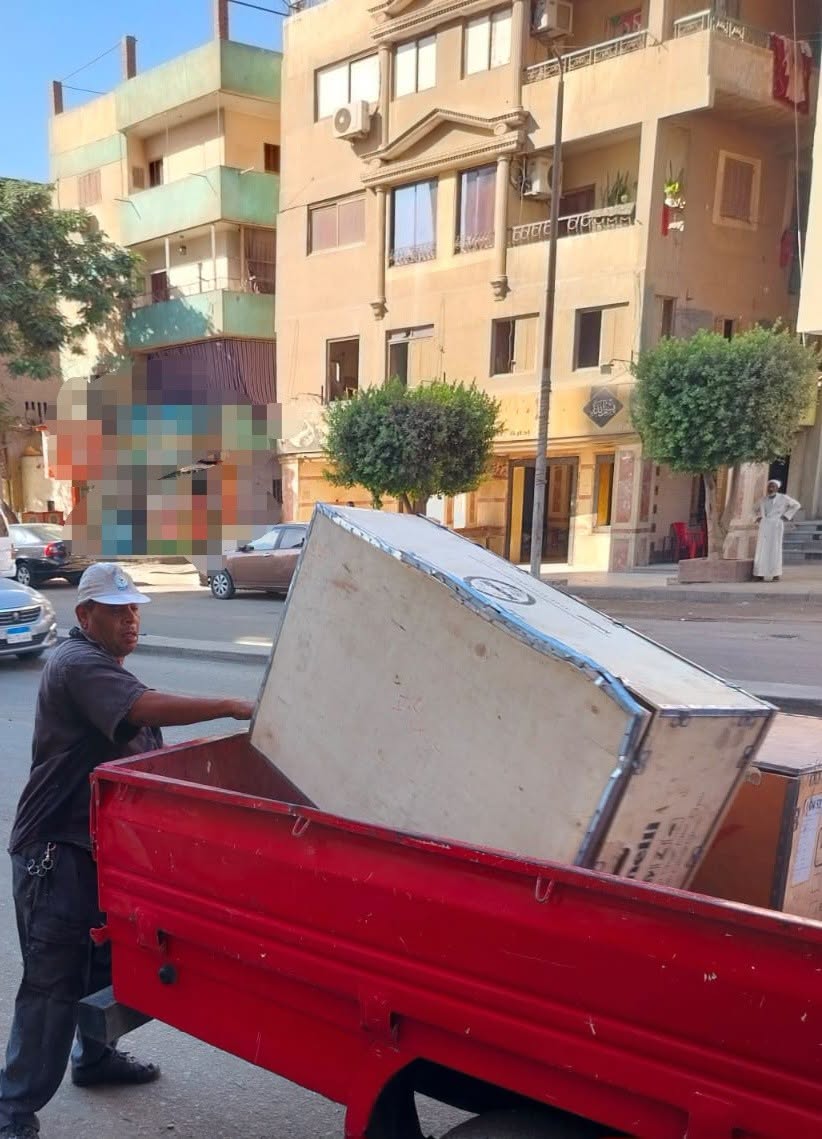 حملة لرفع الاشغالات بشارع كورنيش النيل
