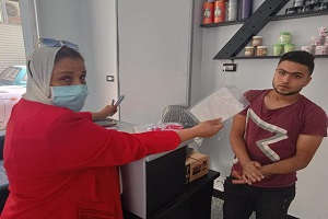 حملات توعية للمواطنين بشأن مبادرة احمي نفسك بحي السلام أول