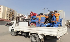 حملة مكبرة لرفع الإشغالات ببعض الشوارع بالحي