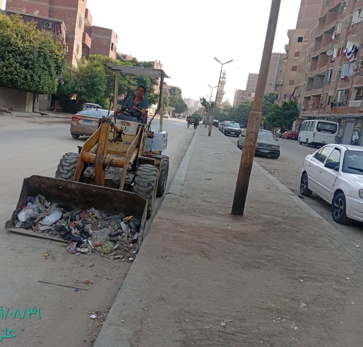 جهود مكثفة لتحسين النظافة اليومية بحي المعصرة