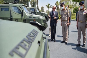 president_inspects_armored_vehicles_manfactured_by_armored_forces2.jpeg