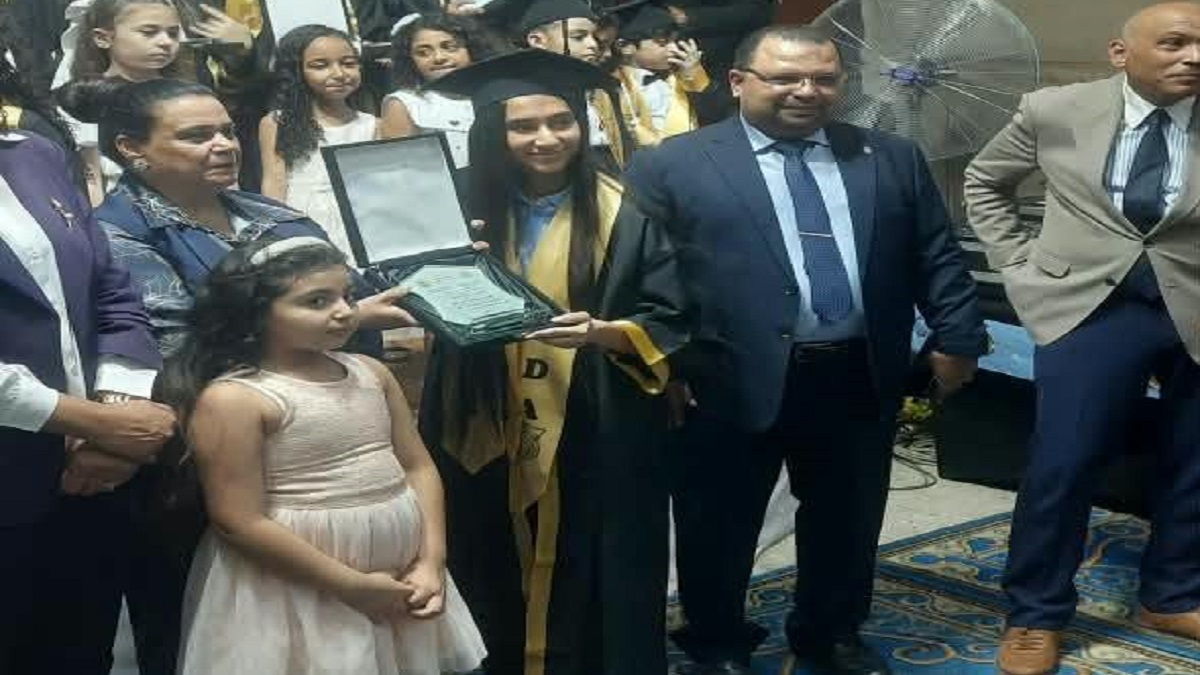 تكريم أوائل الطلبة بجميع المراحل التعليمية بإدارة روض الفرج التعليمية