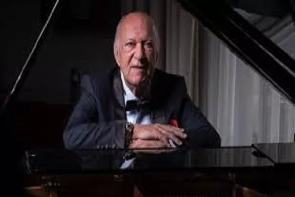 Omar Khairat performs two consecutive concerts on Grand Theater of Opera House