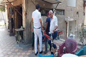 حملة لرفع الاشغالات وغلق المقاهى المخالفة ببعض المناطق بالحي