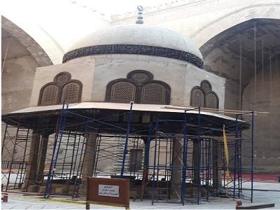 اليوم... إنتهاء أعمال ترميم الرفرف الخشبي المجدد لقبة الفوارة بالسلطان حسن 