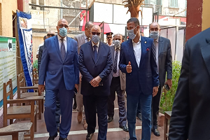 Cairo Governor inspects senate elections polling stations 