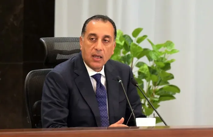 مدبولي يشهد توقيع عقد إنشاء مصنع لإنتاج البطاريات الكهربائية