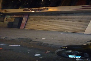 حي السيدة زينب يقوم بحملة مسائية للمرور على المحال والمقاهي