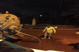 إصلاح الصرف الصحي بشارع السرايات