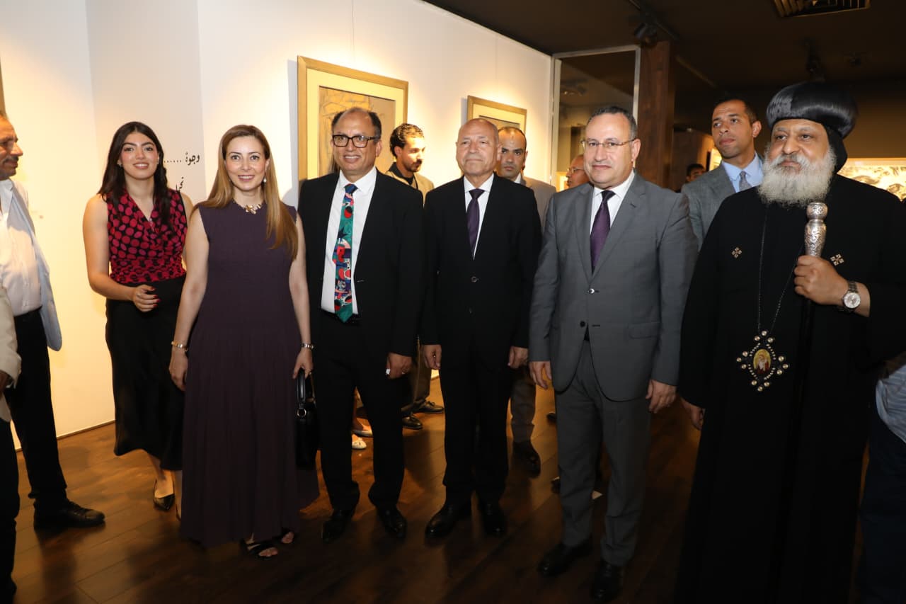 Cairo Gov. witnesses ‘Khabaya El-Rouh’ Exhibition at Picasso East art Gallery 