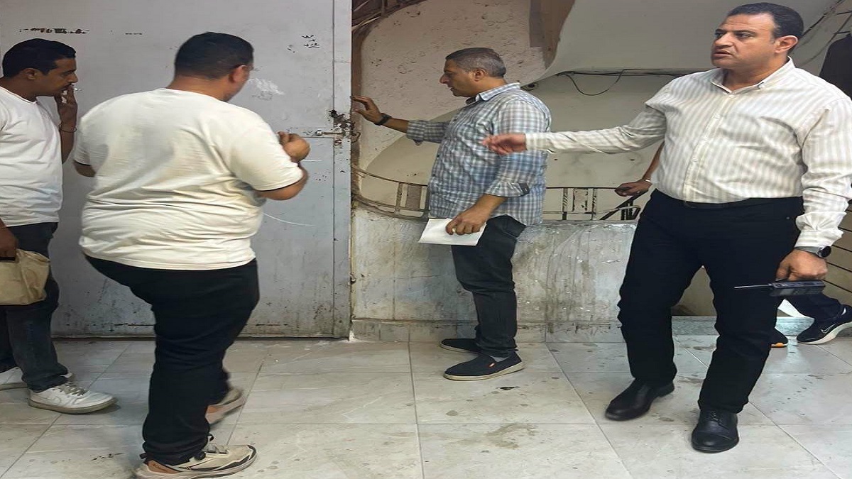 حي الموسكي يغلق محلات ووحدات مخالفة لتغيير النشاط دون ترخيص