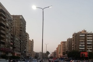 تركيب اسلاك داخل اعمدة الانارة بشارع عماد حمدى بالمنطقة التاسعة