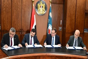وزير البترول يوقع 3 إتفاقيات بترولية جديدة للبحث عن البترول والغاز.jpg