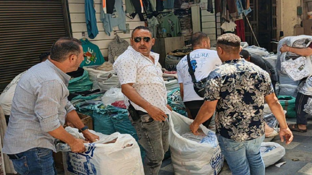 حملة مكبره لرفع الأشغالات بنطاق الحي 